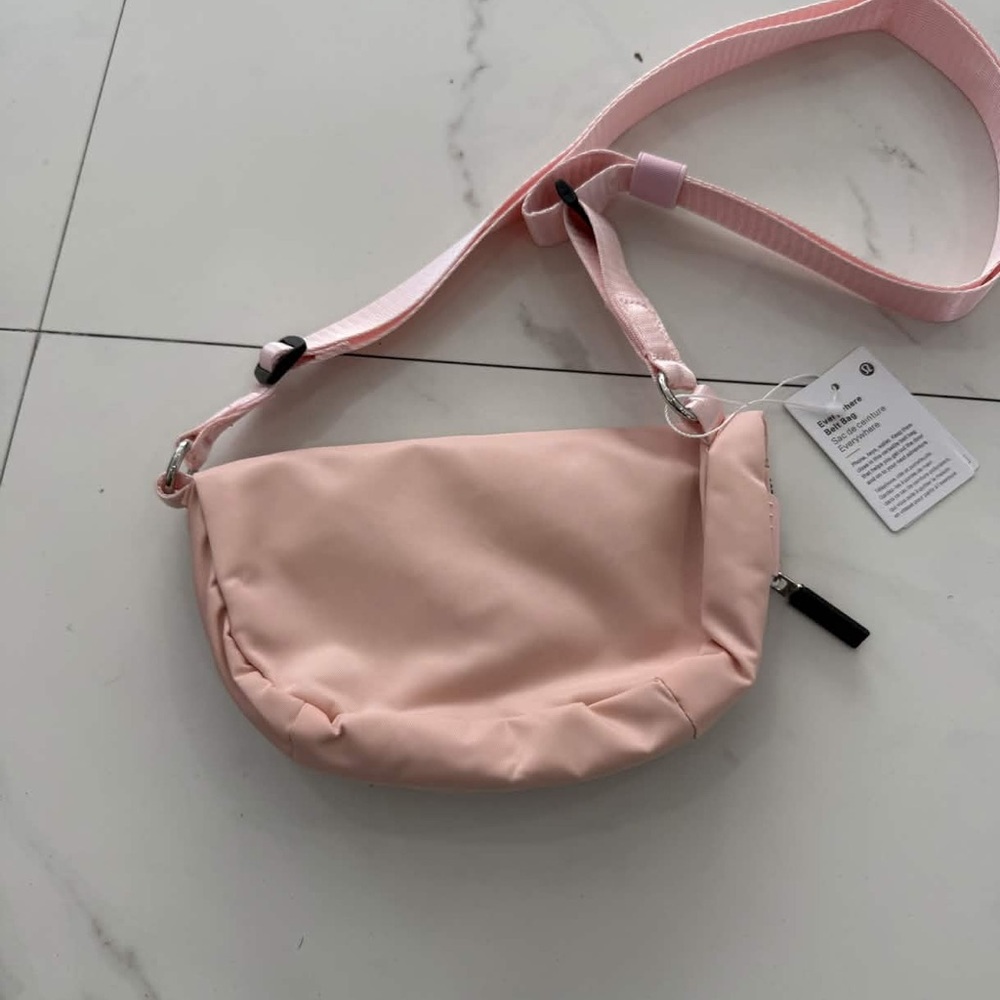 Lululemon Festival Bag - Picture 2 of 4